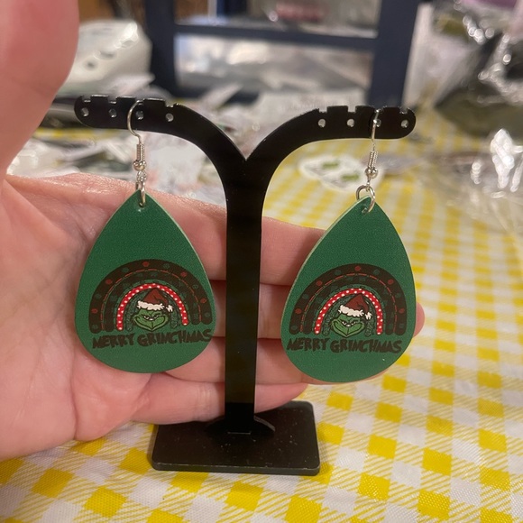 These are the Stinkest Cutest Earrings ever. - Picture 2 of 16